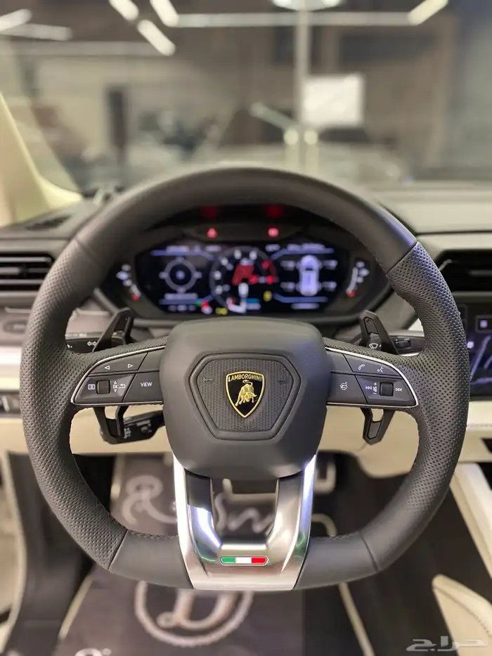 لامبورجيني اوروس SE 10