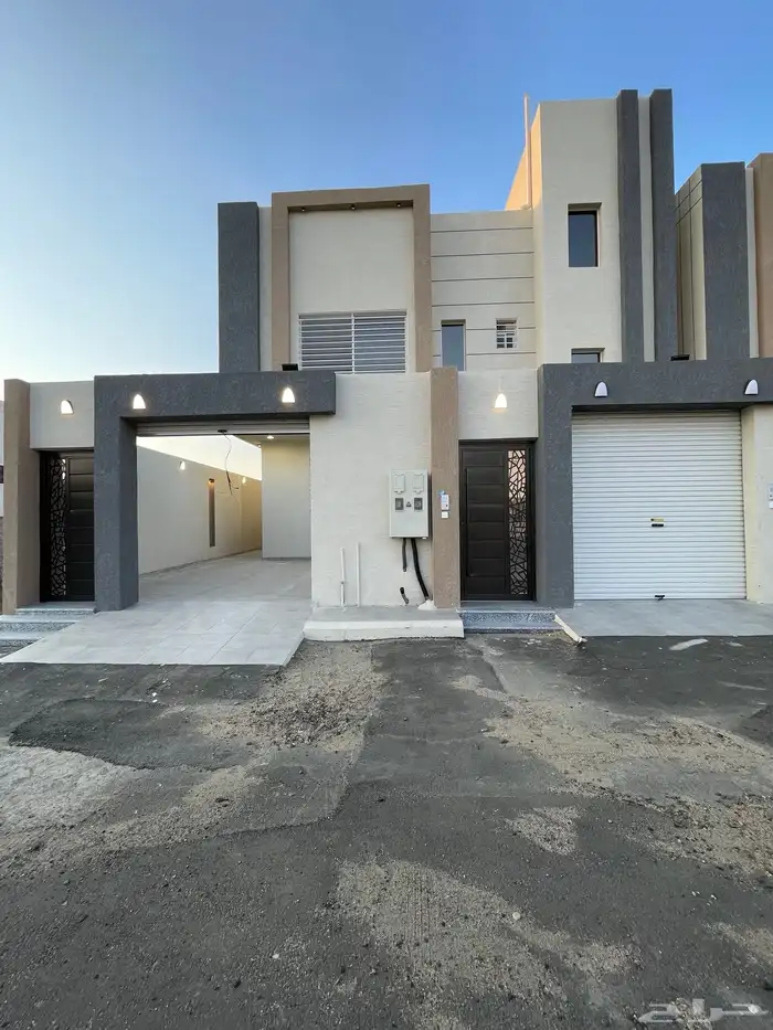 للبيع دور ارضى بحوش وبايكة سياره من 590 الف ابها حى الزهور 17