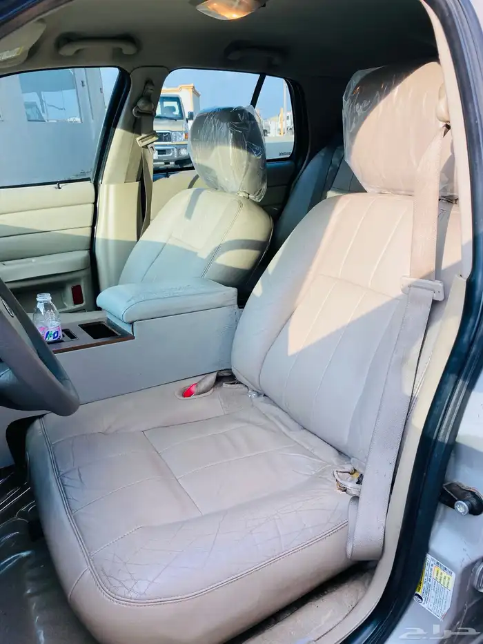 فورد كراون فيكتوريا 2011 12