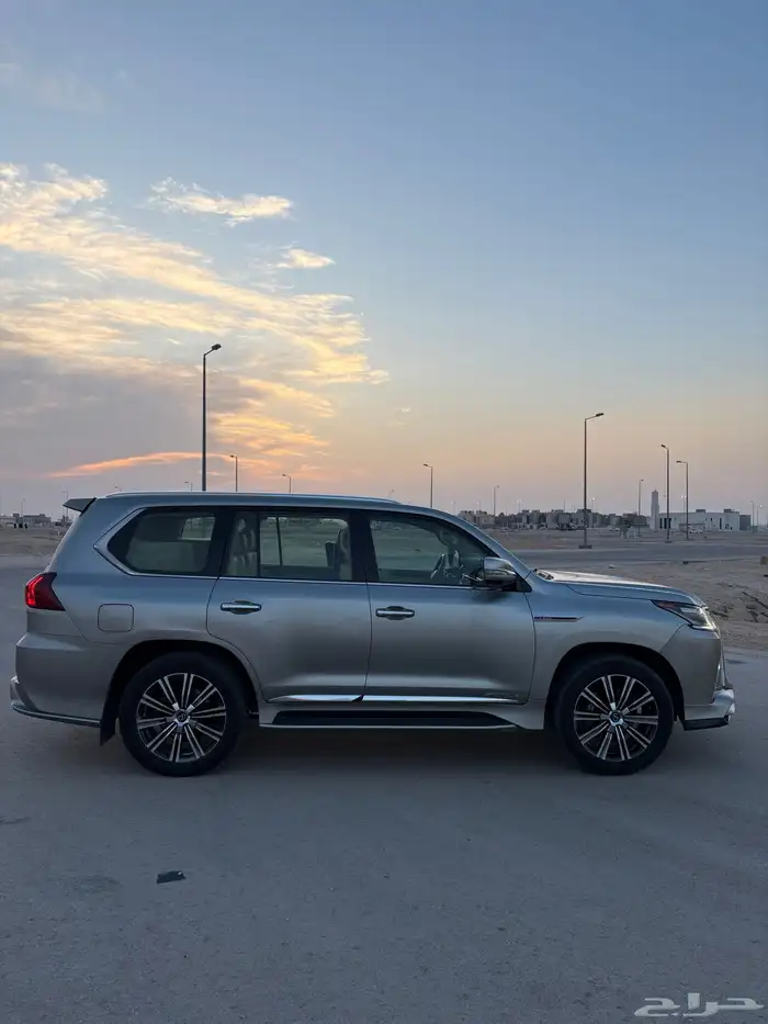 جيب لكزس 2017 بريمي فل كامل 3