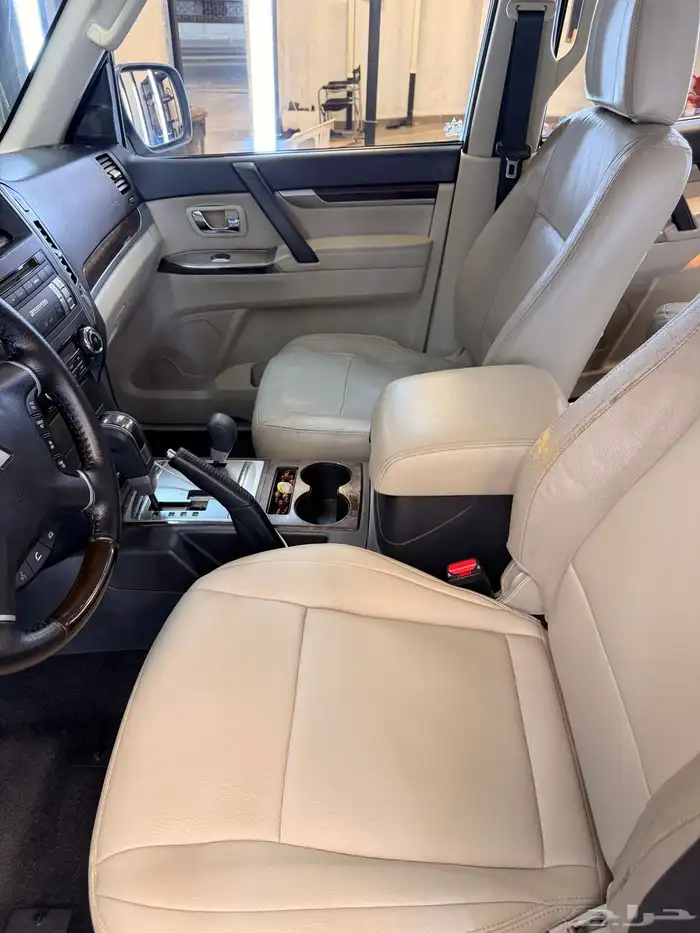 للبيع باجيرو 2015 34