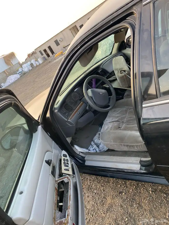 فورد فكتوريا بوليسي2011 قطع غيار تشليح 3