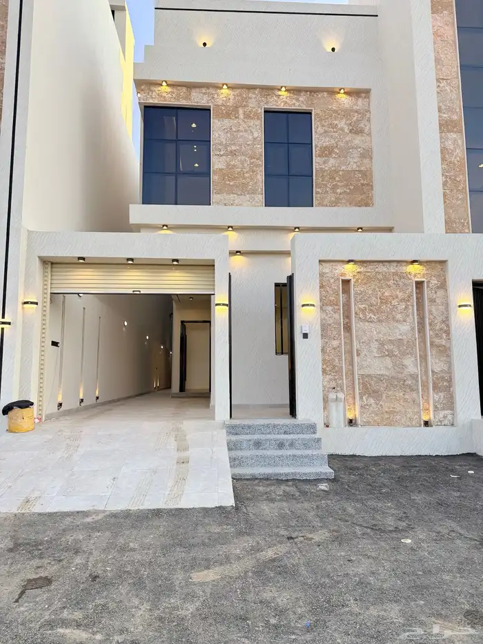 للبيع دور ارضي بمدخل سياره6غرف بأحد رفيده بسعر550الف 0