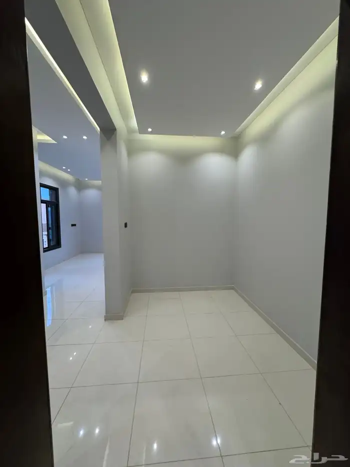 للبيع فيلا مودرن دورين ومحلق بدره الموسى واصل جميع الخدمات 31