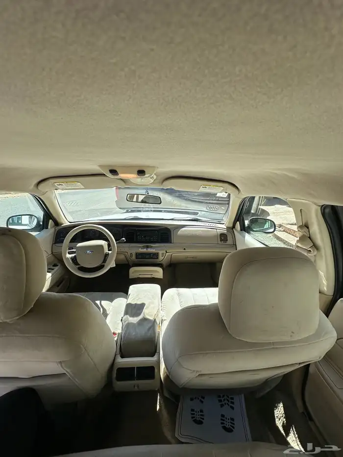 فورد كروان فكتوريا 2010 9