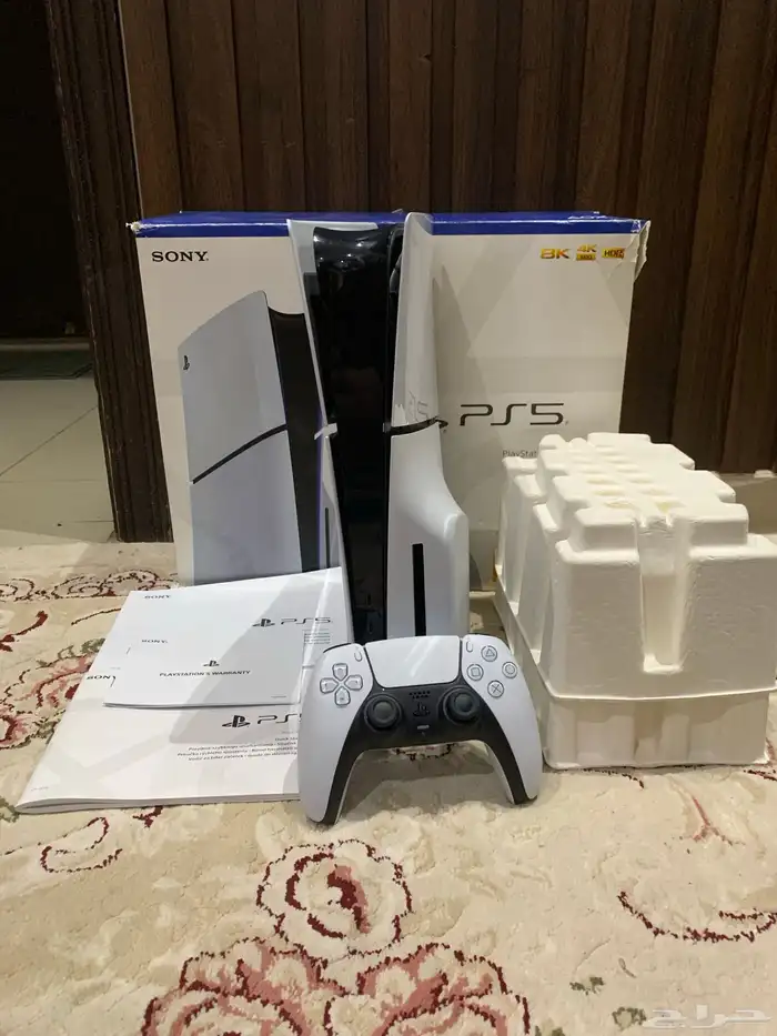 بلايستيشن 5 ديجتال 1 تيرا مع يد و محلقاته 0