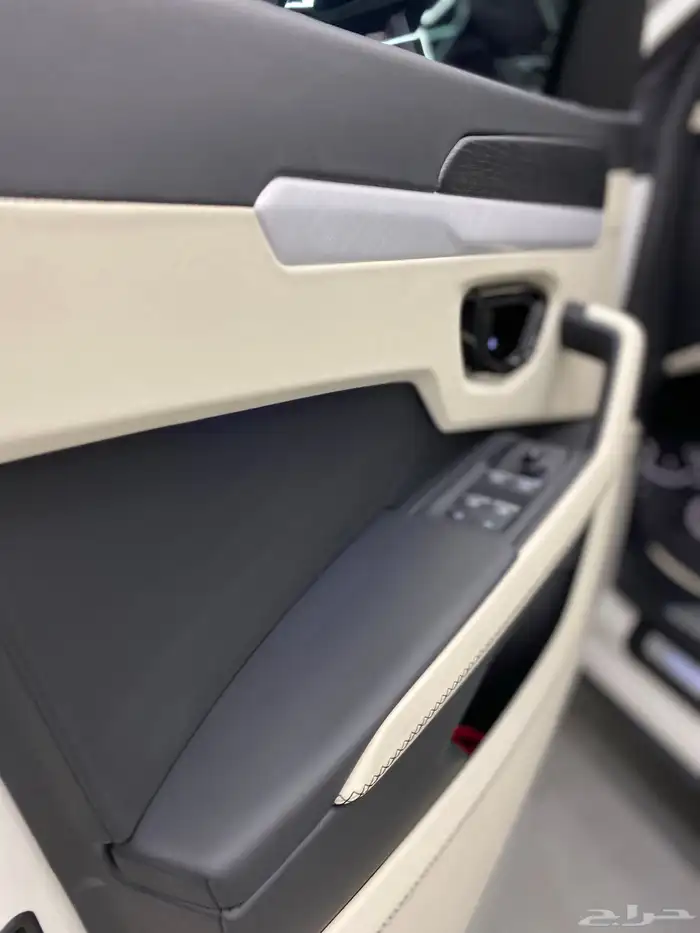 لامبورجيني اوروس SE 7