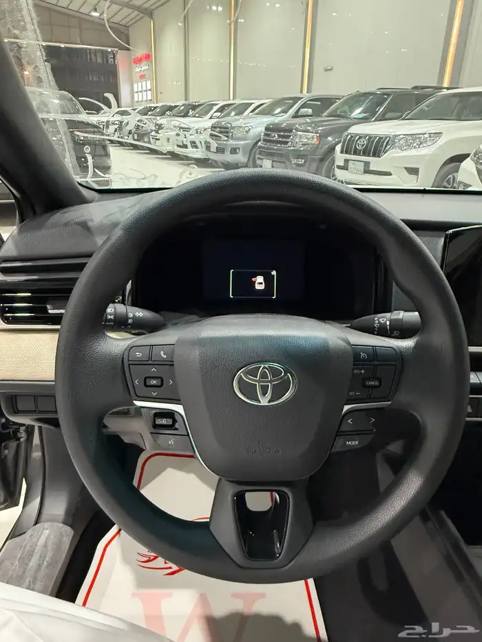 كامري E بنزين 2025 تيتانيوم صادر لوحات اقل سعر 11