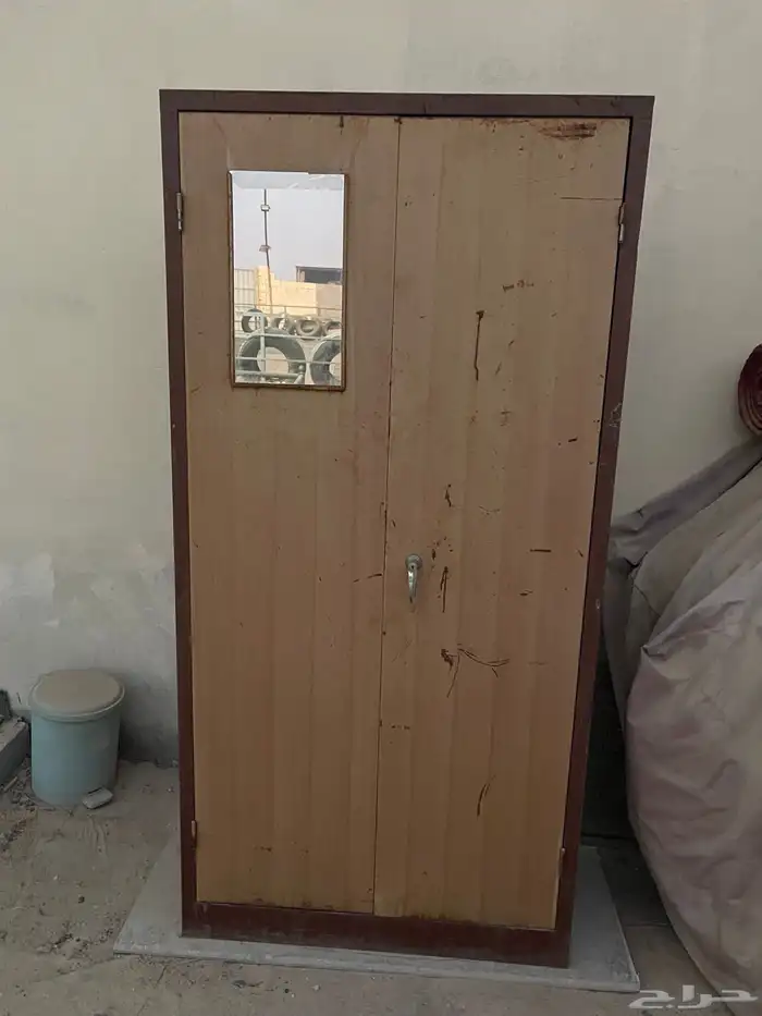 للبيع دولاب حديد 0