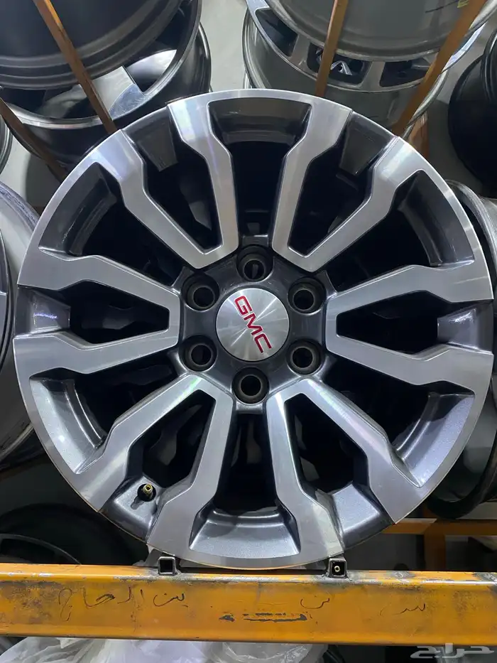 جنوط جمس سيرا مقاس 18 اصلي وكاله موديل 2023 0