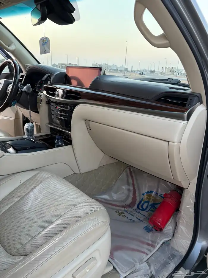 جيب لكزس 2017 بريمي فل كامل 5