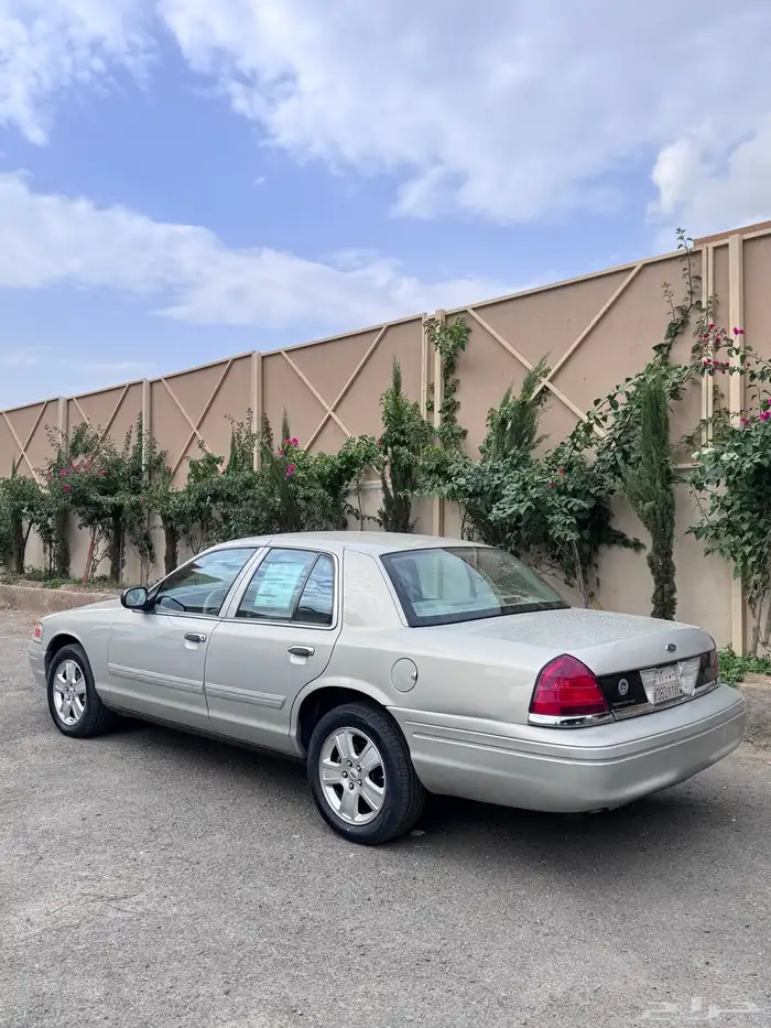 فورد فكتوريا 2011 ممشى قليل (( تم البيع )) 1