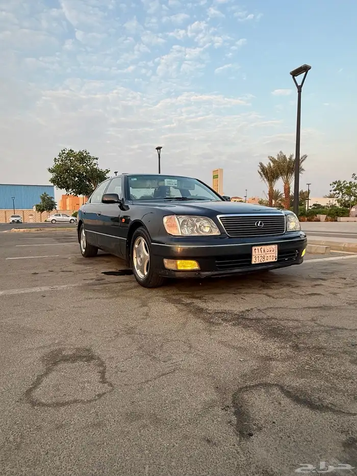 لكزز LS 400 للبيع أو البدل بهايلوكس 2008 وطالع 3