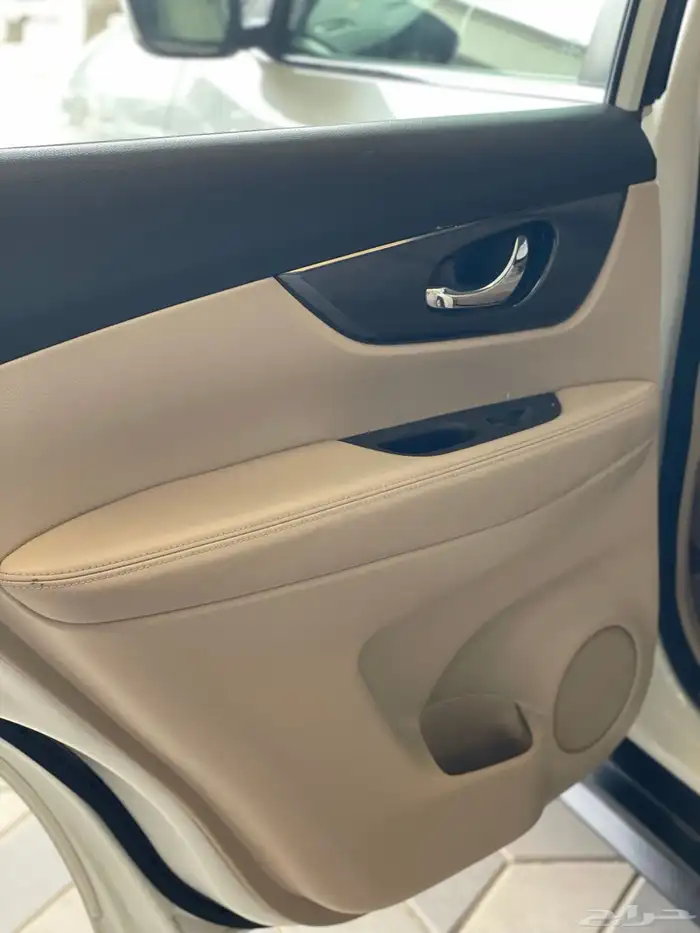 نيسان اكس تريل 7