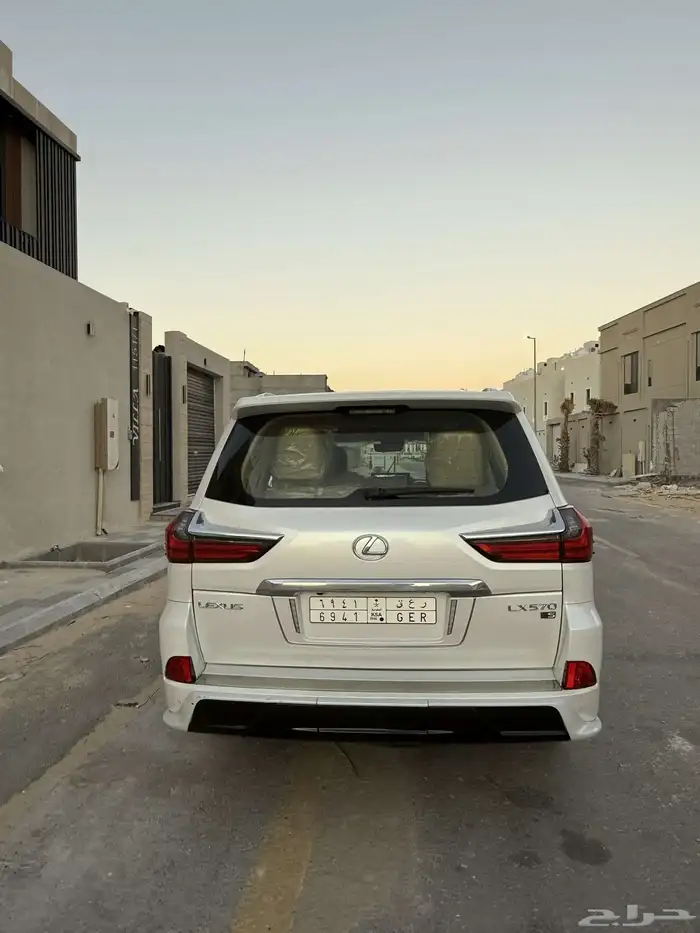 لكزس 2019 فل كامل 3