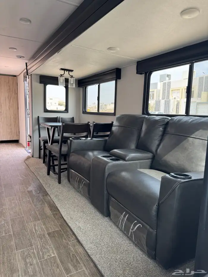 للإيجار تاجيركرفانات امريكية ودورات مياه متنقله 34