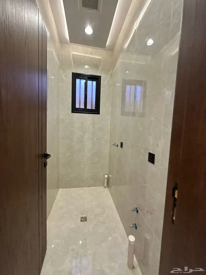 للبيع روفات مودرن فاخرة بمدخل خاص طريق المدينة العسكرية 4