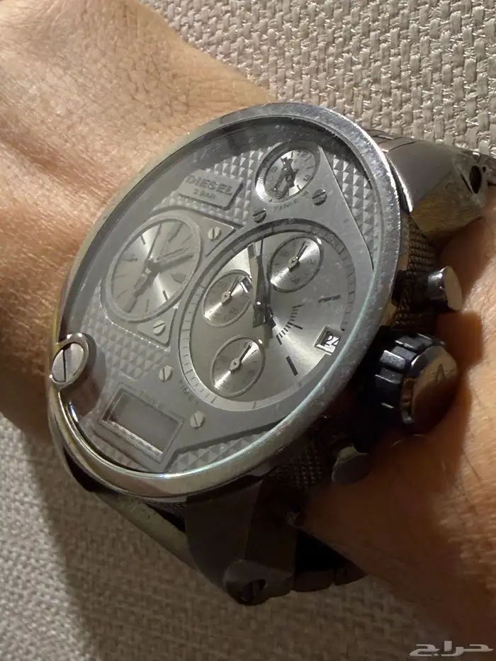 ساعة فاخرة من نوع ديزل حجم ملكي اللون برونز 5