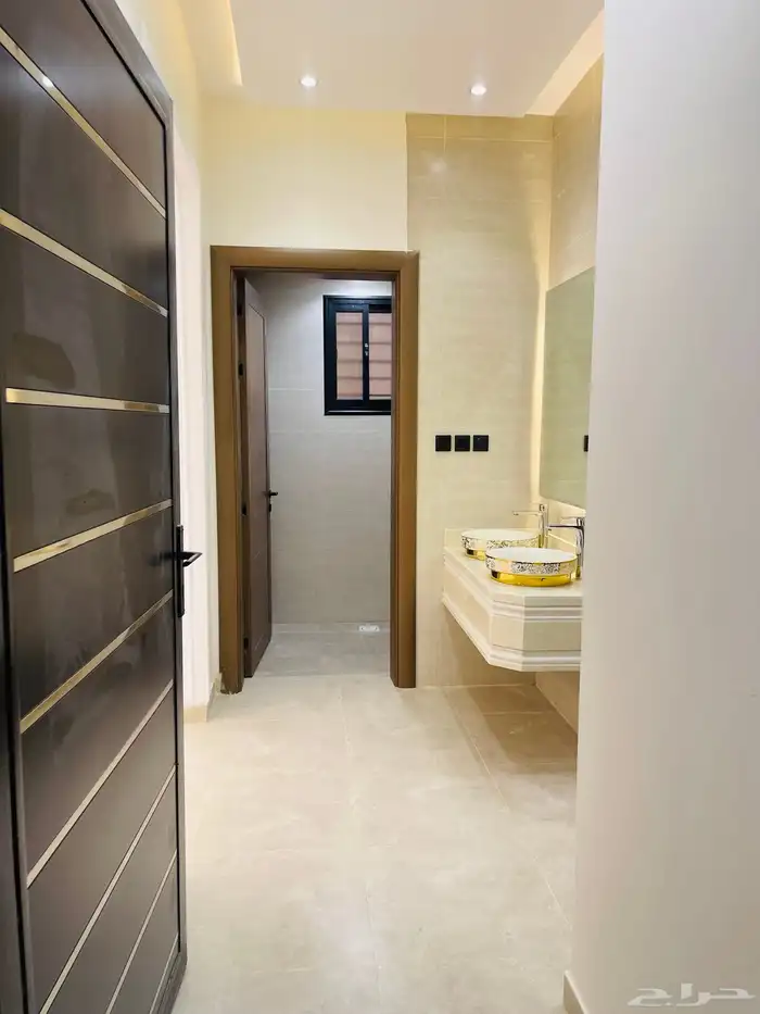 للبيع شقق علوي مع سطح خاص بحي الضيافة غرب الخميس بسعر 520 7