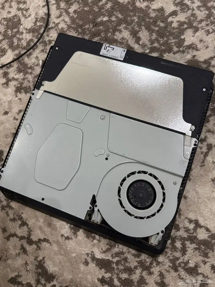 سوني 4 مع قير نظيف الجهاز وماقد دخل لمحل بسبب خراب 1