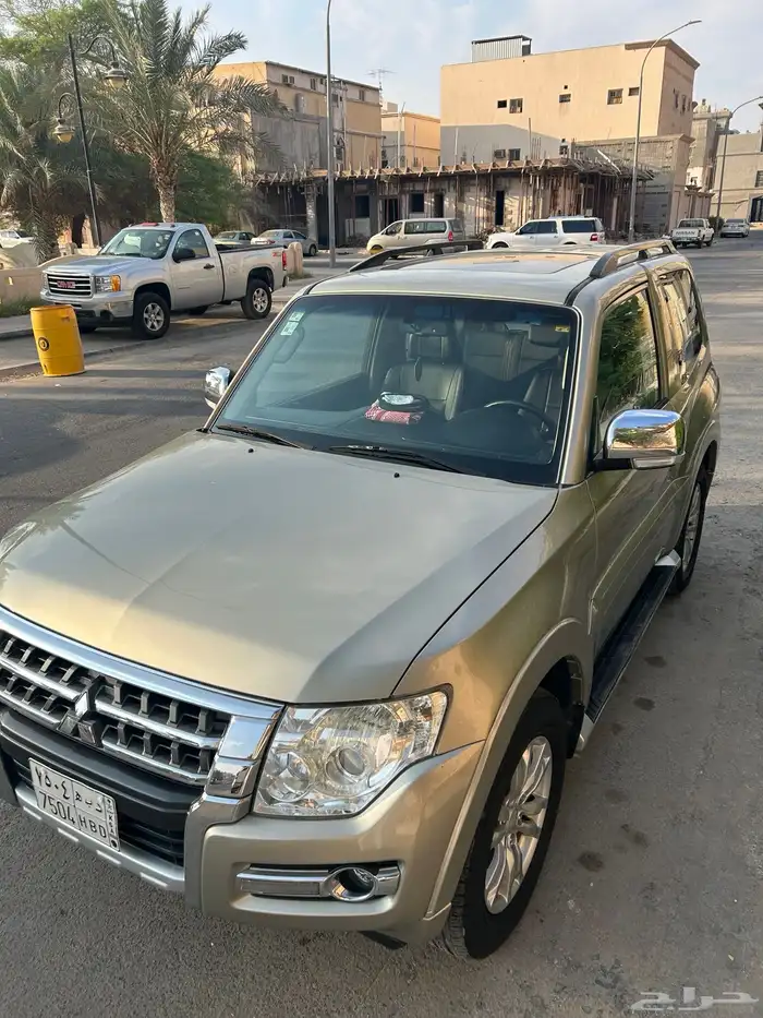 للبيع متسوبيشي باجيرو 0