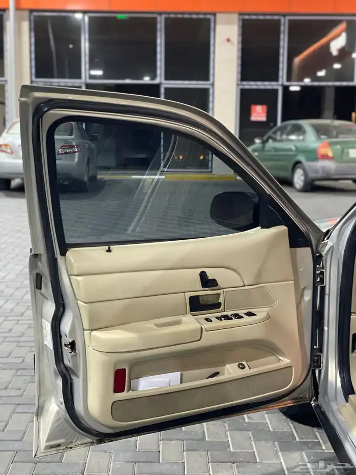 فورد فكتوريا سعودي للبيع او للبدل بيوكن من2009الا2012 10