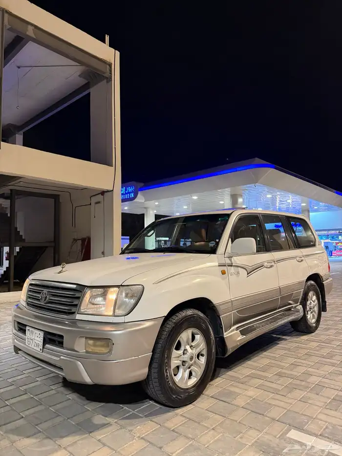 لاندكروزر 2005 . 0