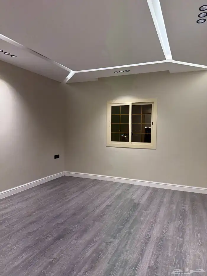 شقة للبيع قريبة على شارع صاري 150م 12