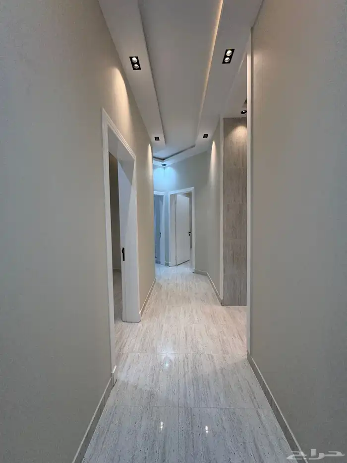 للبيع شقه 6 غرف vip مع سطح من 500 الف حى دره الموسي 12