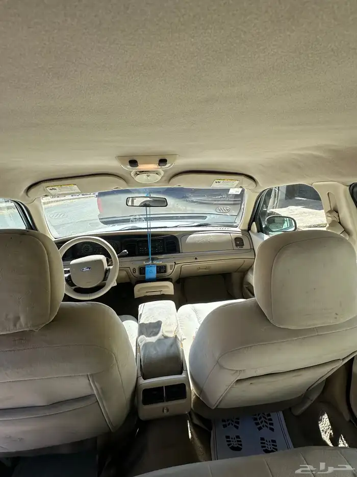 فورد كروان فكتوريا 2010 11