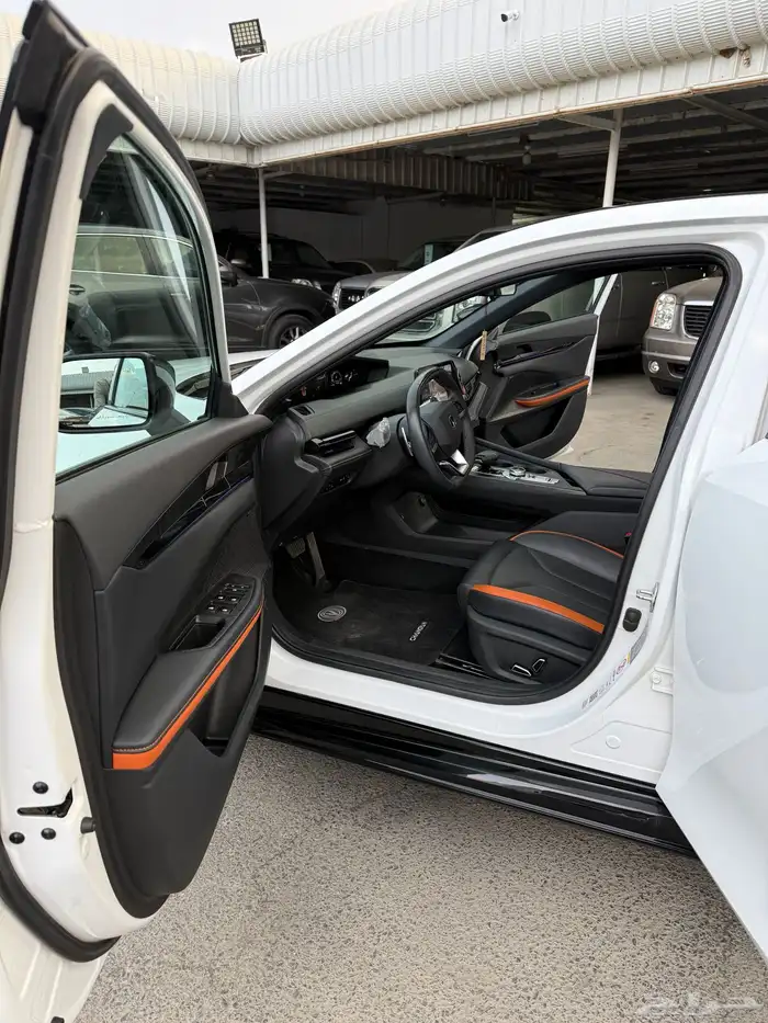 شانجان 2025 يوني V اعلى فئة سبورت 16