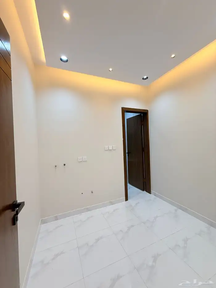 للبيع روف علوي بمدخل سياره تشطيبVipبمساحه346م 22