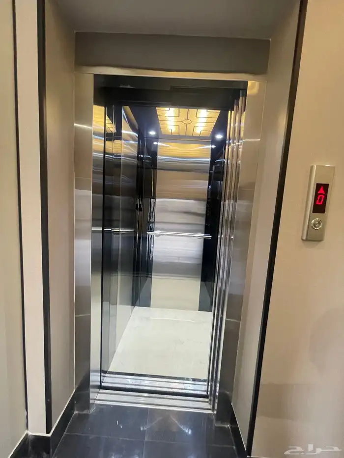 للبيع شقق وسيعه ارضي وعلوي بالمحاله ابها 5