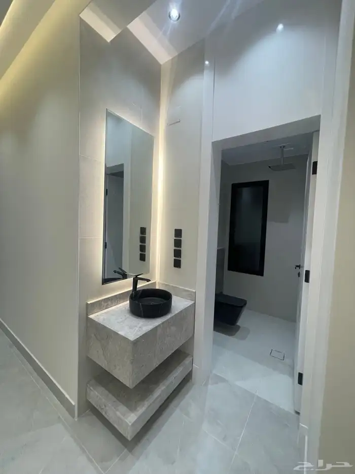 للبيع شقق وسيعه ارضي وعلوي بالمحاله ابها 17