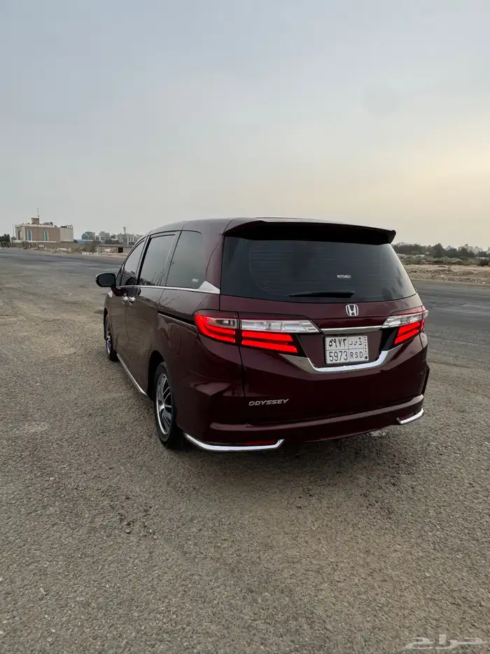 للبيع هوندا اوديسي 2018 بحالة نظيفه 5
