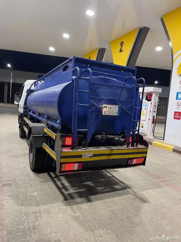 وايت ميستوبيشي كانتر موديل 2002 6