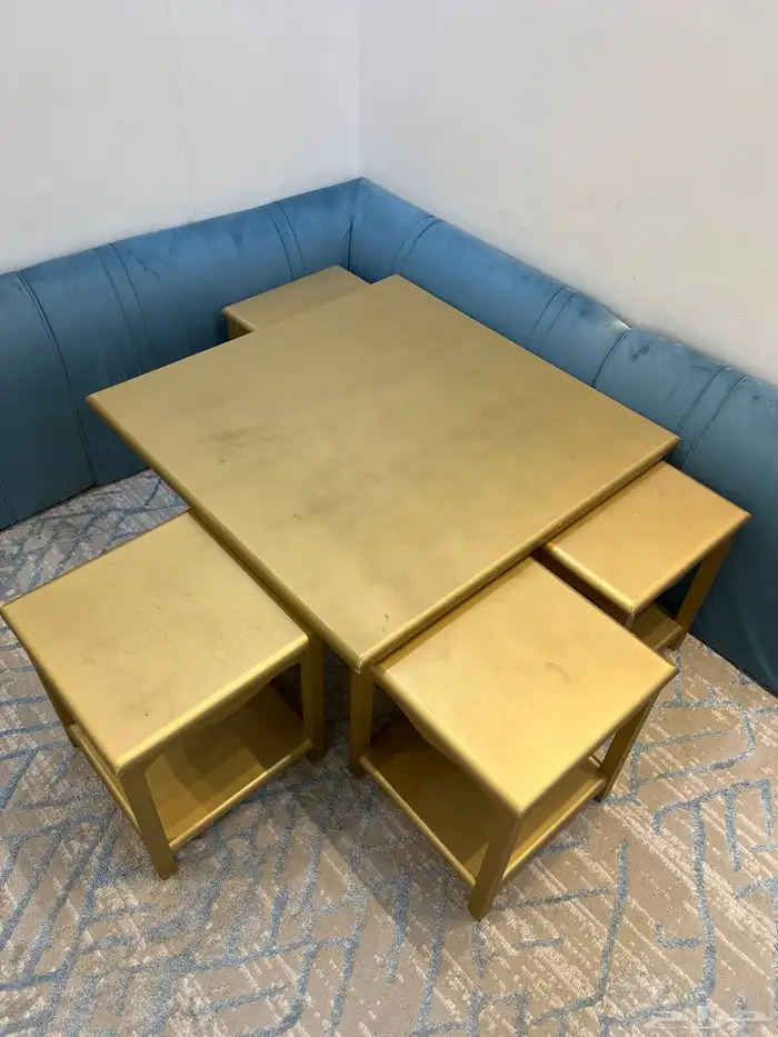 طاولة كبيرة وخدمة 4 و ميكرويف و شواية البيع كامل 0