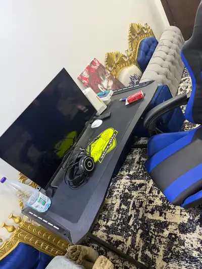 طاولة وكرسي شاشه index