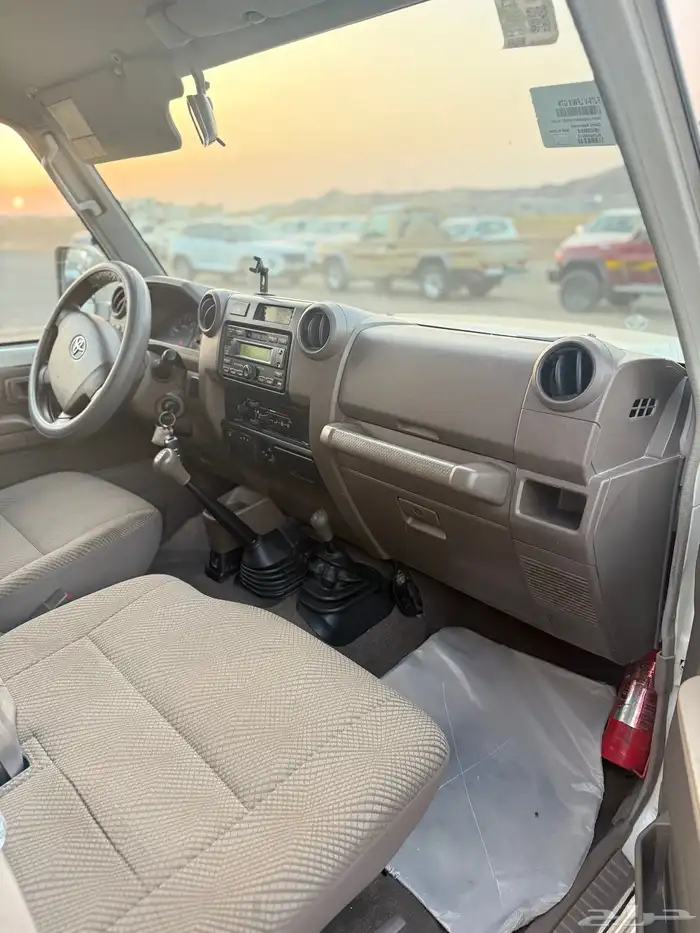 جيب 2011 سعودي ماشي 245 الف 5 أبواب 6