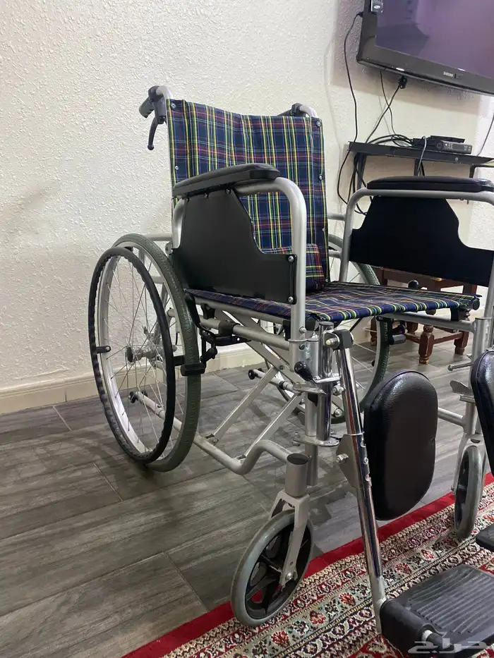 للبيع عربية خاصة بالمعاقين   حالة ممتازة 4