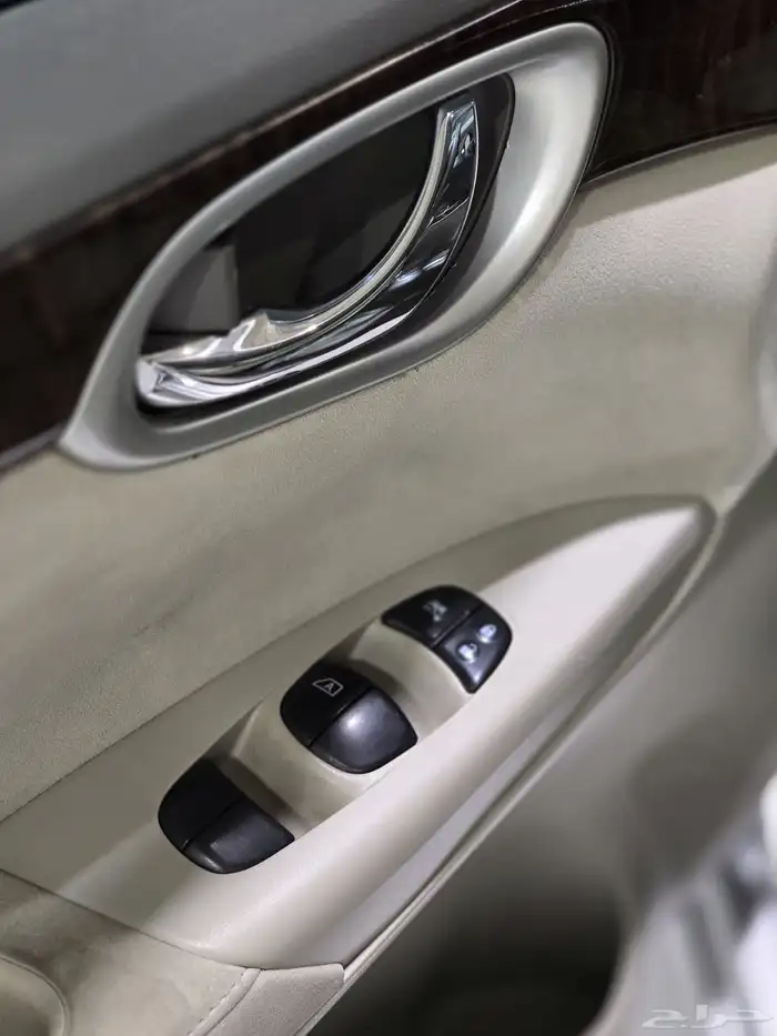 نيسان سنترا موديل 2015 بحالة ممتازة 13