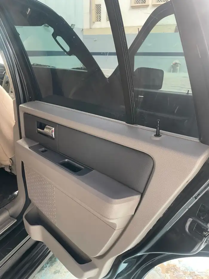 فورد اكسبدشن 2013 اسود قصير بدون دبل 21