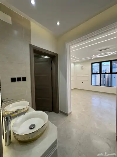 للبيع شقه علويه تشطيب مودرن ومساحه ممتازه بحي الضيافه520الف index