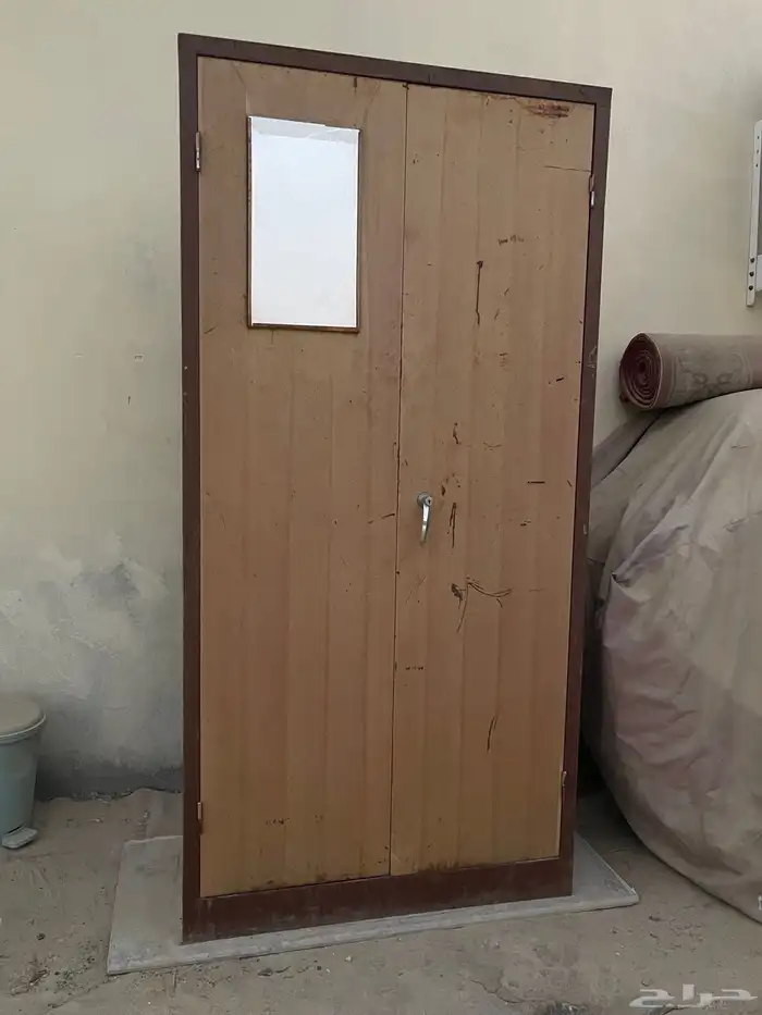 للبيع دولاب حديد 2