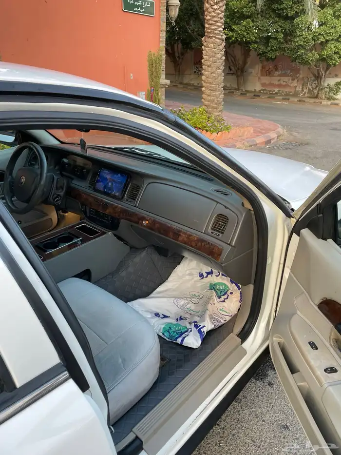 فورد. جراند ماركيز. 27