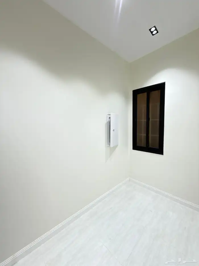 للبيع شقق ارضيه وعلويه بسطح خاص بحي الموسي وسط جميع الخدمات 30