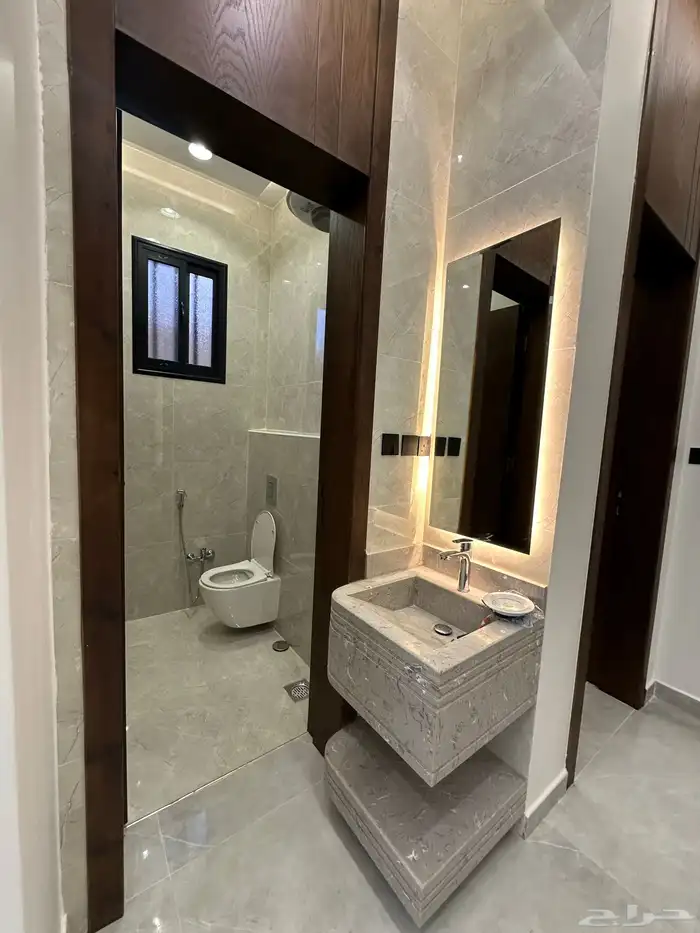 للبيع روفات مودرن فاخرة بمدخل خاص طريق المدينة العسكرية 6