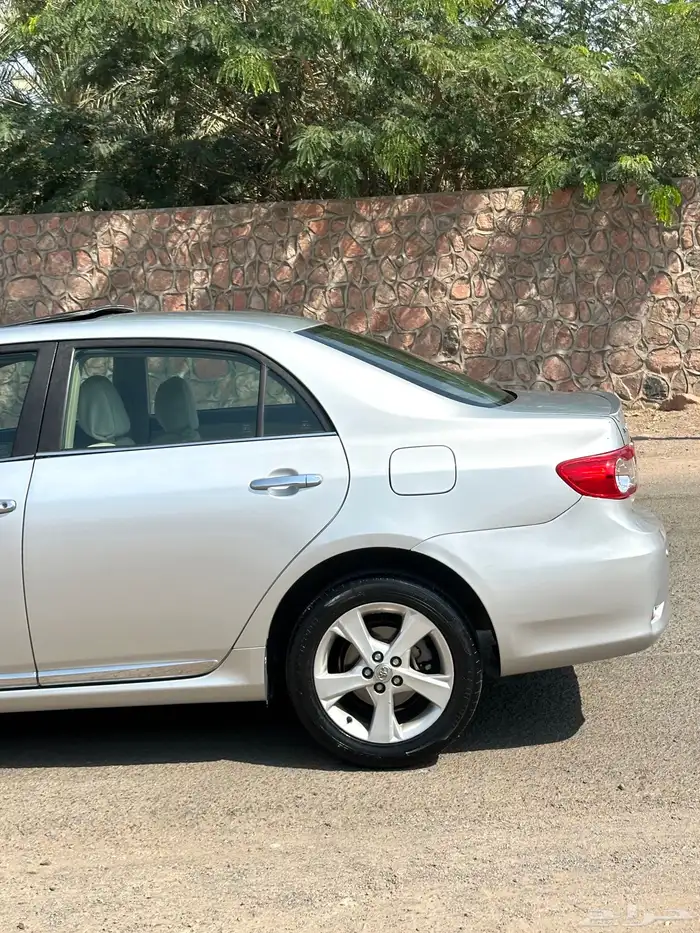 كورولا 2011 فل كامل للبيع 4