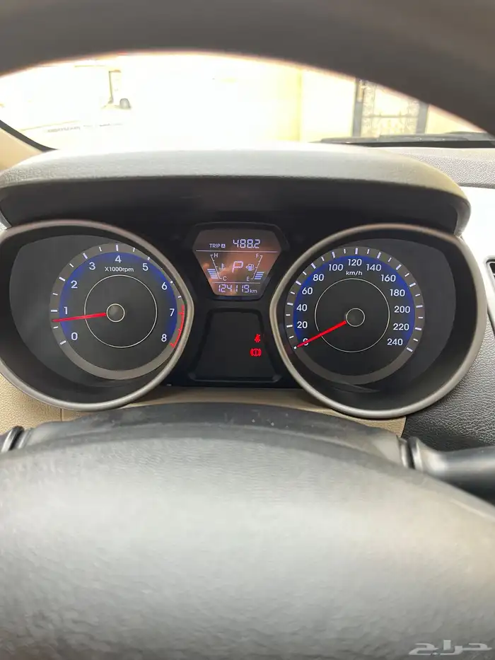 إلنترا هيونداي 2016 مكينه 2000 ممشى قليل ونظيفة جدا 6