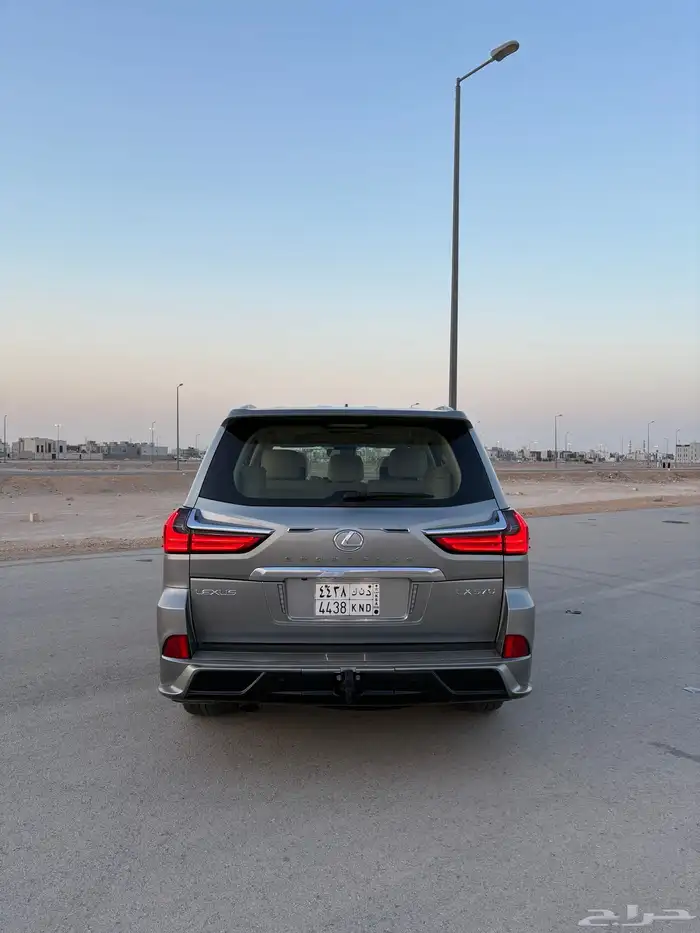 جيب لكزس 2017 بريمي فل كامل 15